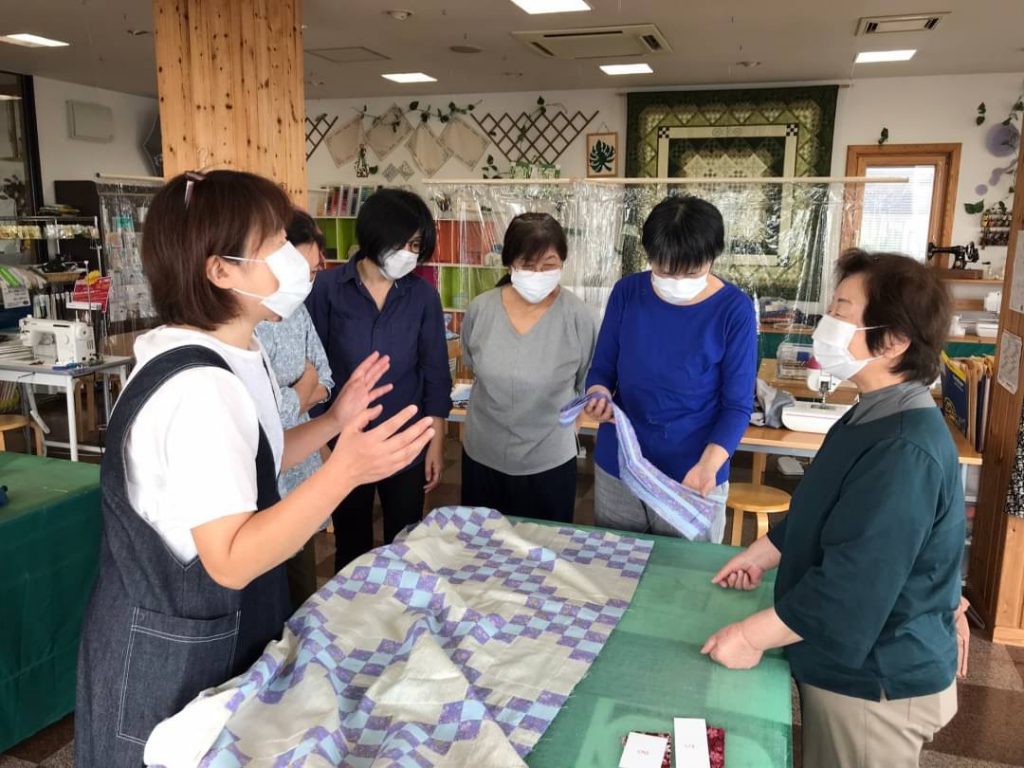 ダブルアイリッシュチェーン」のタペストリー – ミシンクラフト